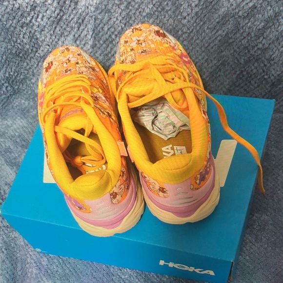 HOKA Bondi 8 Every Day Running Women's Shoes Floral Pink Yellow - Picture 2 of 7